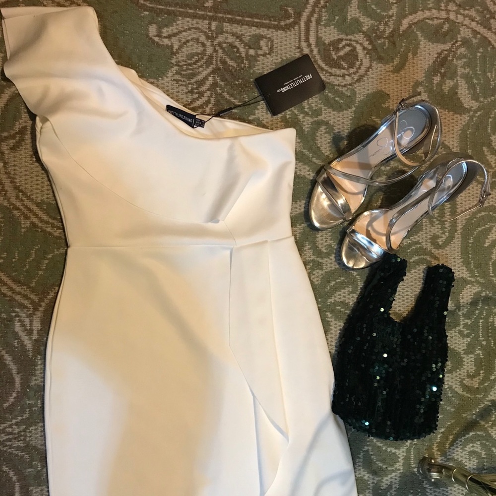 White one shoulder body on dress